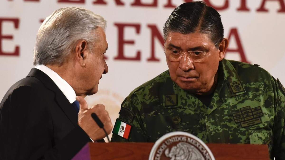 El presidente López Obrador y el titular de la Sedena, Luis Cresencio Sandoval