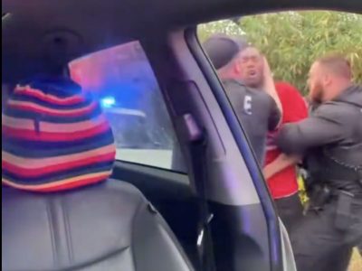 Videos muestran a agentes de Florida golpeando y arrastrando a un hombre negro desde su auto