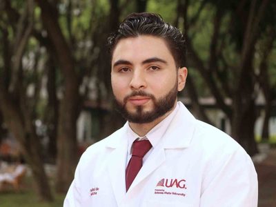 Mexicano destaca en prueba de EU para médicos aspirantes a una residencia