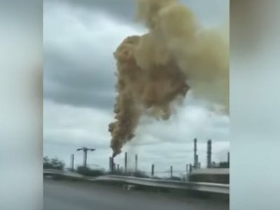 Samuel García amenaza clausurar refinería de Cadereyta; Pemex dice que emisiones son inofensivas