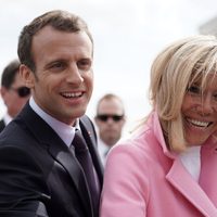 Emmanuel y Brigitte Macron: una historia de amor ¿en crisis?