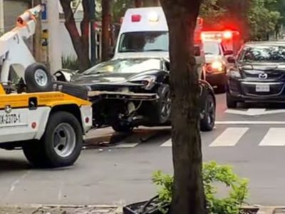 Chocan y abandonan un McLaren de 5 millones de pesos en Polanco