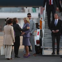Gutiérrez Müller recibe a la primera dama Jill Biden en el AICM