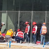 Por ventarrón, cae estructura y mata a trabajador de la construcción en Monterrey