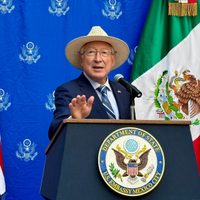 La Cancillería responde con una nota diplomática a las críticas de Ken Salazar
