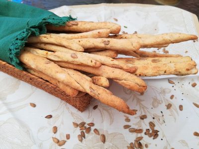 Grisines de garbanzo: completá la picada de este sábado con esta receta bien rica y crujiente