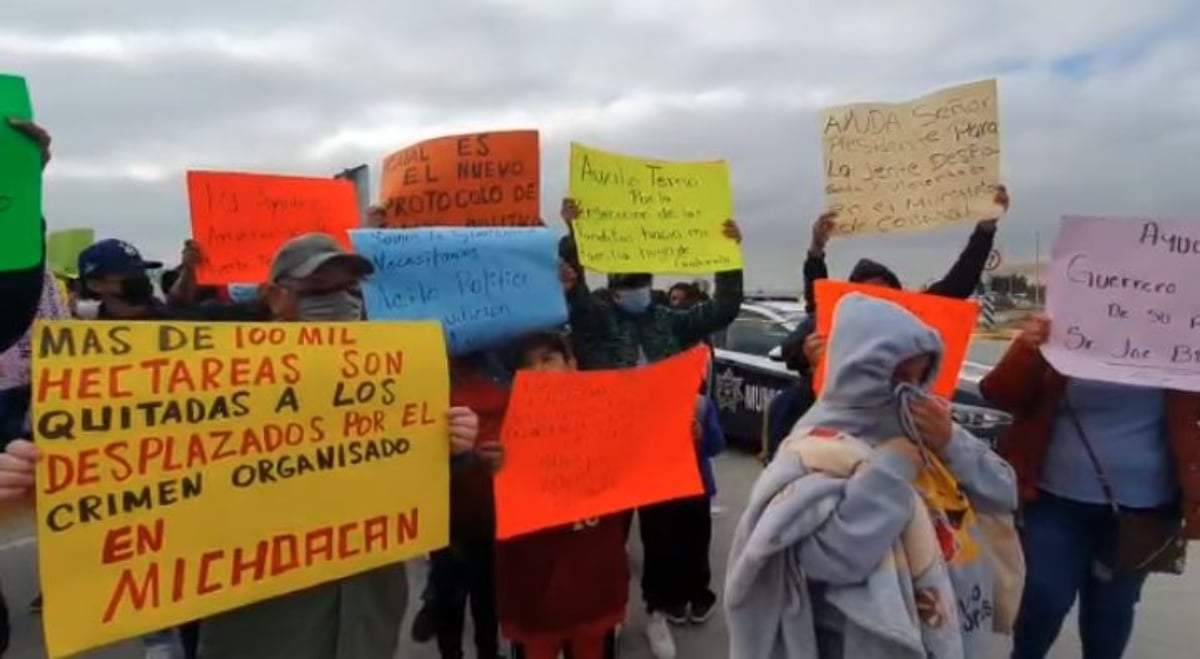 La protesta frente al Consulado