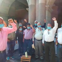 Con ayuno, al menos 30 maestros exigen la contratación de 500 docentes más en Oaxaca