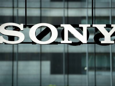 Sony reporta aumento en ganancias por fuertes ventas de películas, videojuegos y música
