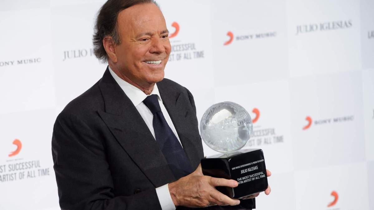 Julio Iglesias. Fuente: (Instagram)