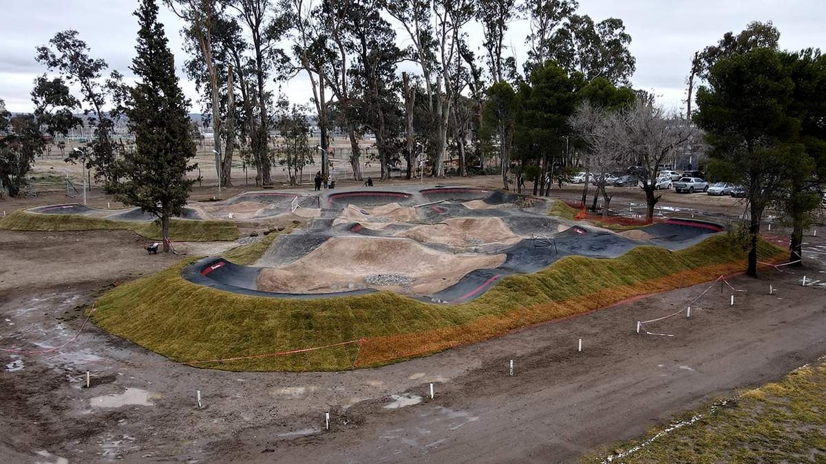 Pista de pump track en la Ciudad Deportiva, una de las obras. Fuente: (Twitter)