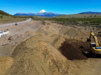 Comenzaron a pavimentar un nuevo tramo de la Ruta 61 hacia el Lago Huechulafquen