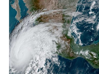 Huracán Norma se dirige a Los Cabos; Tammy ya es huracán en el Atlántico (Videos)