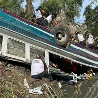 Un mexicano, entre las 54 víctimas fatales en accidente de autobús en Guatemala