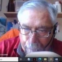Murió profesor que no dejó de dar clases pese a tener covid-19 y usar tanque de oxígeno