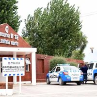 Molestos por una requisa, internos quemaron un colchón en la unidad 12