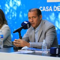 Junto a varias autoridades, Omar Gutiérrez se manifestó sobre el paro del 8M