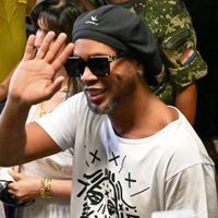 ¿Cómo sigue el caso Ronaldinho detenido?