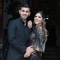 Atemporal y estiloso: Camila Galante, la esposa de Leandro Paredes, usa el trench arena que necesitamos en el placard