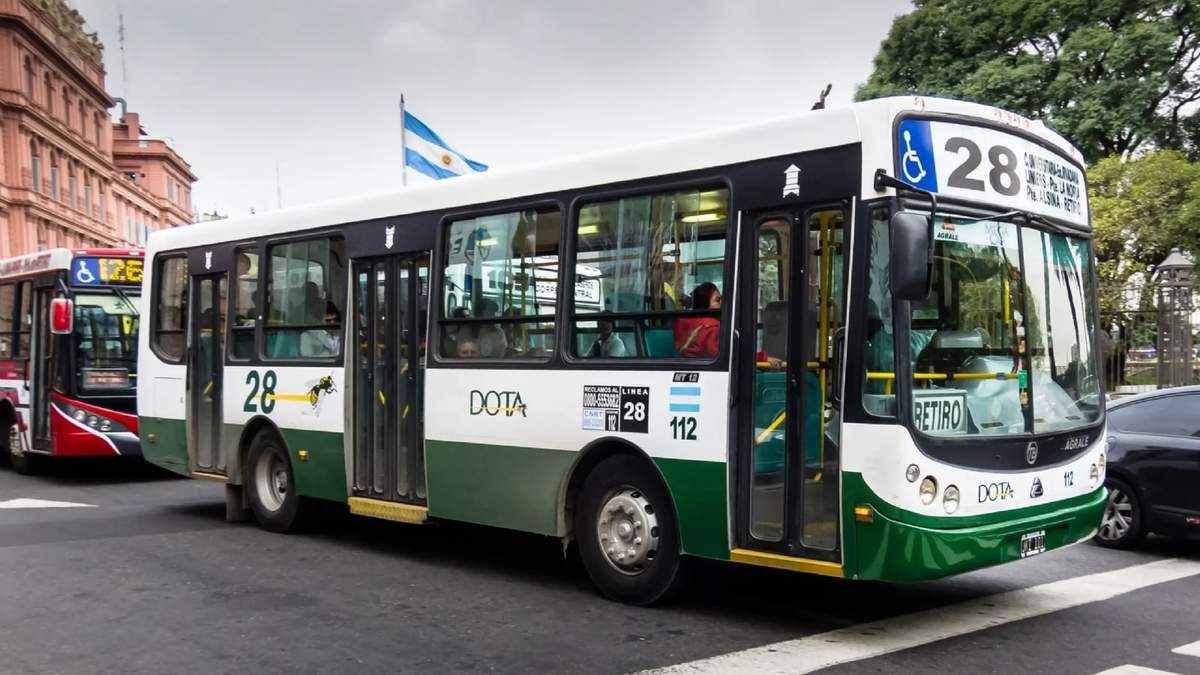 Sin subsidios, ni boleto integrado, los usuarios pagarán más por el transporte. Fuente: (X)