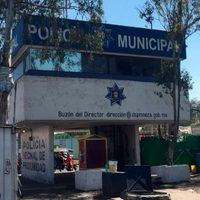 Comando irrumpe en módulo policial de Neza y roba 14 armas