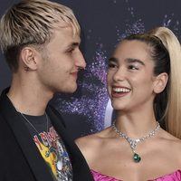 Dua Lipa disfrutaba con Anwar Hadid de la playa hasta que... ¡apareció la suegra!