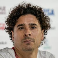 Ochoa busca momento memorable ante Lewandowski