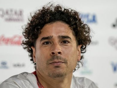 Ochoa busca momento memorable ante Lewandowski