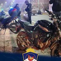 Quiso evadir un control policial por ir en una moto robada, pero no pudo huir con éxito de la cinematográfica persecución