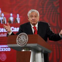 AMLO reclama a Monreal y Delgado por ignorar sus iniciativas