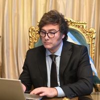 Ministro español acusa a Javier Milei “de ingerir sustancias” y así contestó el mandatario argentino