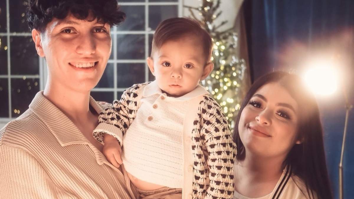 Eren con sus padres Bryant Villalobos y Brenda Berenice Flores