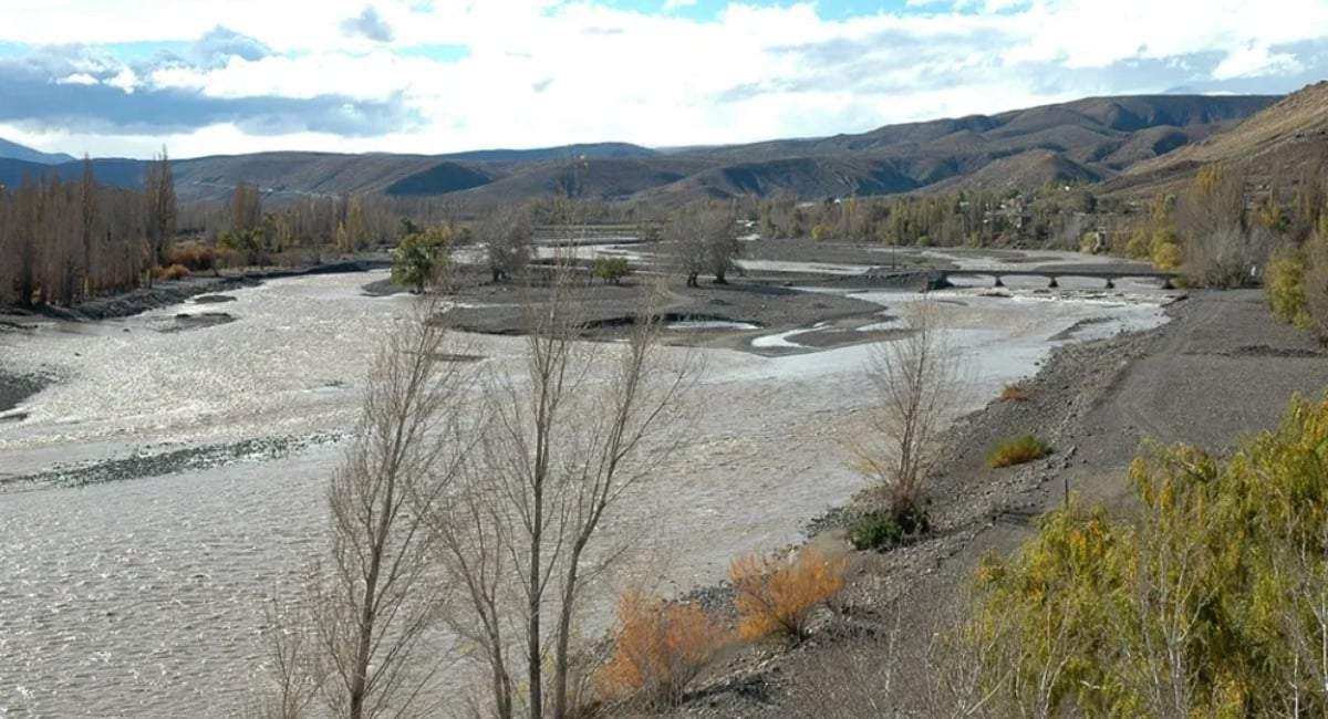Rio Curi Leuvú. Fuente: (Neuquén Informa)