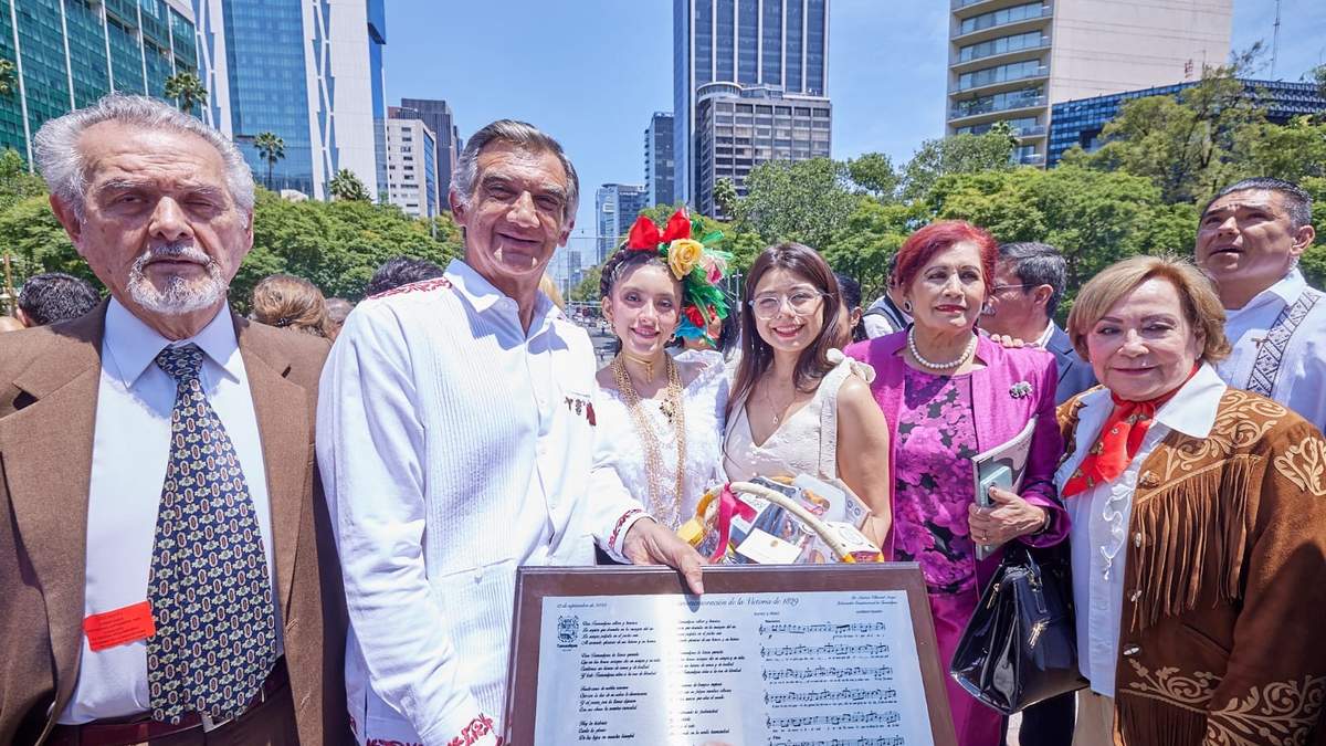 La transformación debe continuar, dice Américo desde el Ángel de la Independencia