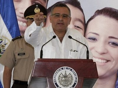 Condenan a expresidente salvadoreño Mauricio Funes a 14 años de prisión por una tregua con pandillas