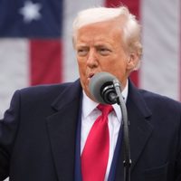 Trump sobre el desplome bursátil por sus aranceles: "A veces hay que tomar medicina para arreglar algo"