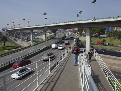Fiscalía cita al abogado Paulo Díez por convocatoria para toma simbólica de Viaducto Bicentenario