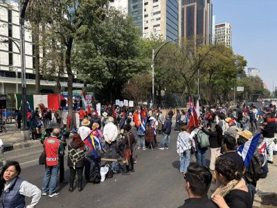 Manifestantes en CDMX piden a Sheinbaum mantener los envíos de petróleo a Cuba