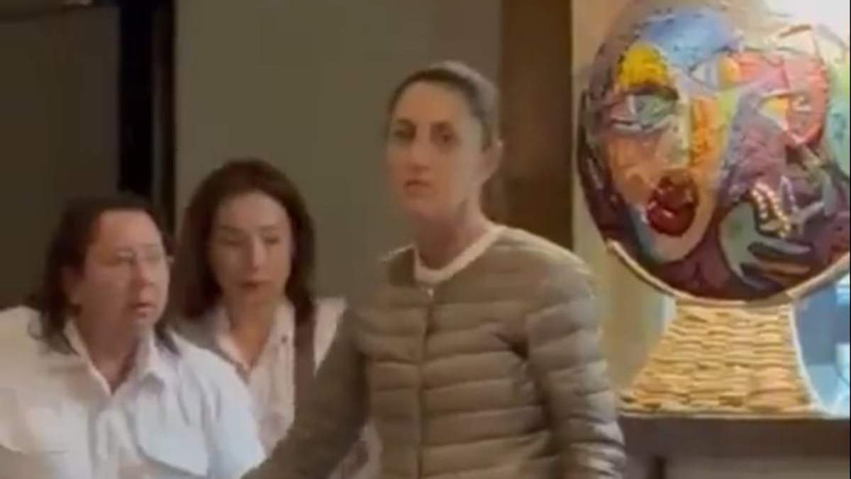 Claudia Sheinbaum en un restaurante de NL