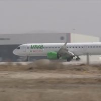 De Viva Aerobús, el primer avión comercial en aterrizar en Santa Lucía