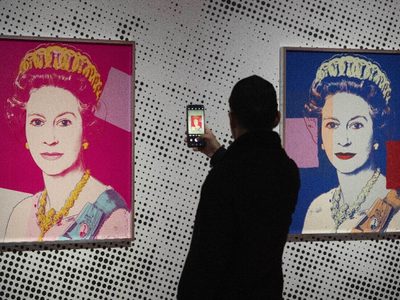 Ladrones "amateur" roban 2 serigrafías de Warhol y dañan 2 más en atraco en galería neerlandesa