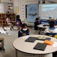 Florida se resiste a orden del estado que permite ir a la escuela sin cubrebocas