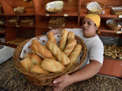 Economía en rojo: el pan sube hasta un 15%