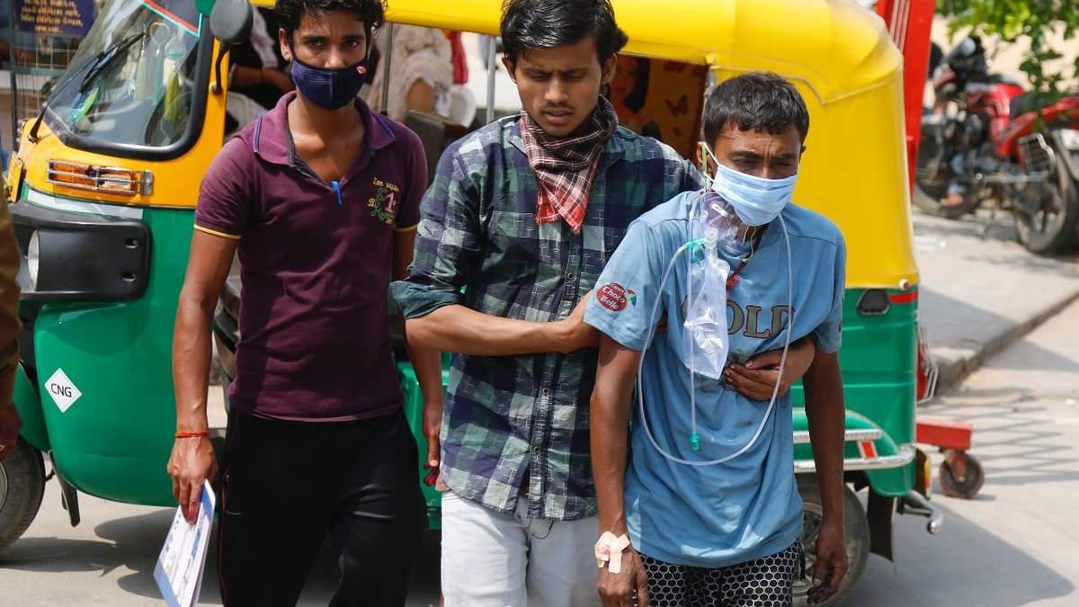 Covid-19 azota a la India con elevado número de contagios y muertos