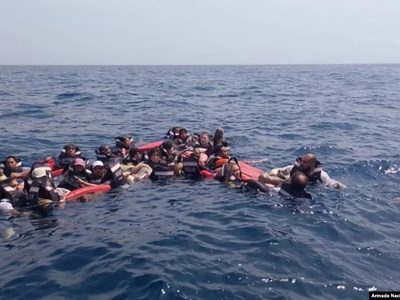Rescatan en Colombia a 38 turistas alemanes y austriacos a bordo de una embarcación que naufragó