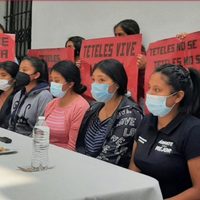Mueren durante protesta dos mujeres normalistas en Puebla