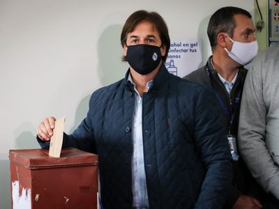 Lacalle Pou sobre abrir las fronteras en el verano: “No la podemos macanear”