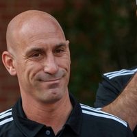 Juzgado admite querella por agresión sexual contra Luis Rubiales por beso a Jenni Hermoso