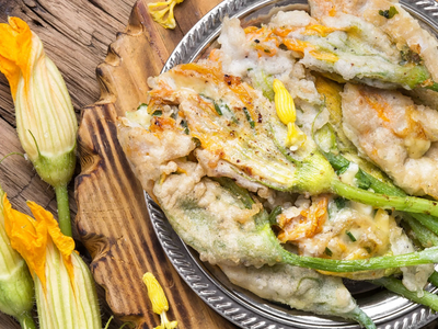 Flores de zapallo fritas rellenas de ricota: una receta muy simple, pero tan rica que vas a querer comer siempre