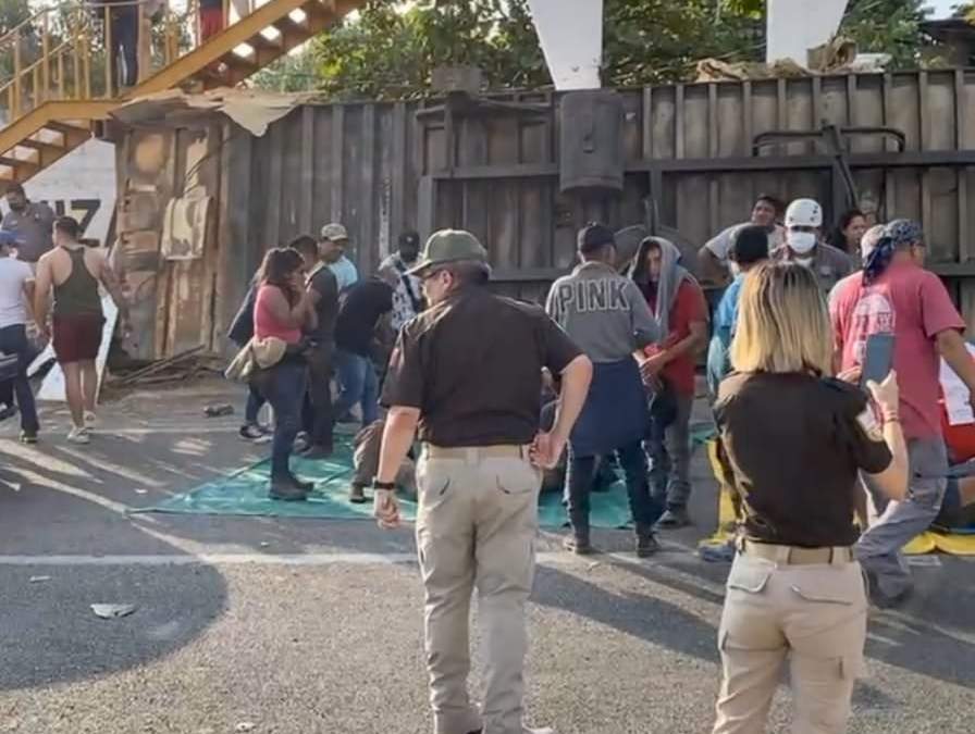El tráiler se impactó y los migrantes que viajaban en su interior fallecieron